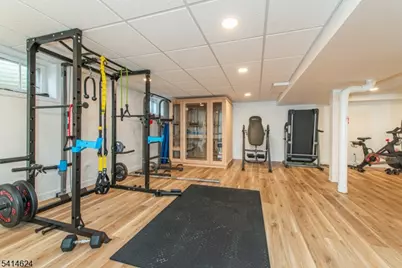 32 Cutler Dr, Morris Plains, NJ 07950 - Photo 28