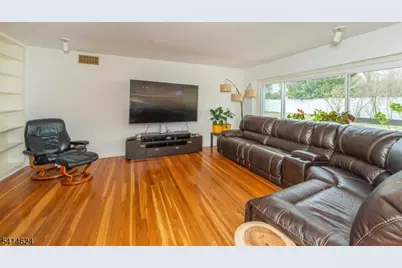 32 Cutler Dr, Morris Plains, NJ 07950 - Photo 4