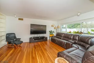 32 Cutler Dr, Morris Plains, NJ 07950 - Photo 4