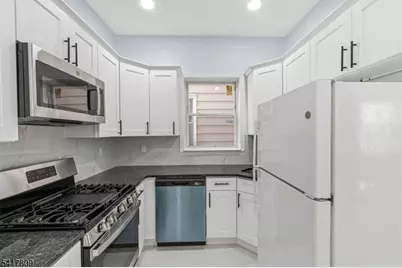 77 S Munn Ave, Newark, NJ 07106 - Photo 18