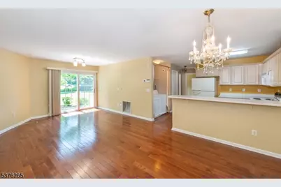 4 Parkside Ct, Wayne, NJ 07470 - Photo 4