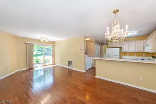 4 Parkside Ct, Wayne, NJ 07470 - Photo 4