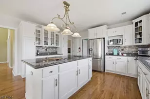 122 Millbrook Rd, Hardwick Township, NJ 07825 - Photo 8