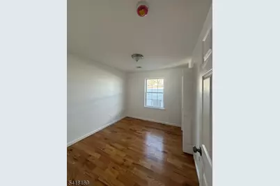 339 Ocean Ave, Jersey City, NJ 07305 - Photo 24