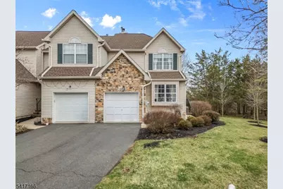 32 Dewitt Ln, Hillsborough Township, NJ 08844 - Photo 2