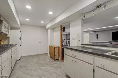 7 Chadwick Rd, Livingston, NJ 07039 - Photo 28