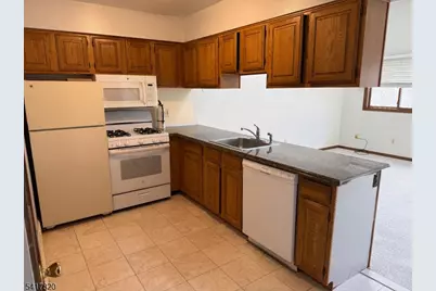 10 Augusta Dr #4, Vernon Twp., NJ 07462 - Photo 2