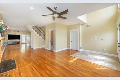 12-31 Roosevelt Pl, Fair Lawn, NJ 07410 - Photo 4