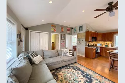 28 Woodside Dr, West Milford Twp., NJ 07480 - Photo 10