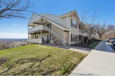 1636 King Ct, Green Brook Township, NJ 08812 - Photo 2