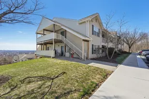 1636 King Ct, Green Brook Township, NJ 08812 - Photo 2