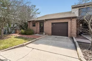 8 Betty Ct, Lebanon, NJ 08833 - Photo 2