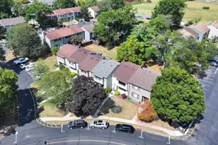 466 Brookside Ln, Hillsborough Township, NJ 08844 - Photo 4