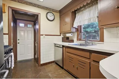 20 Kew Dr, Springfield, NJ 07081 - Photo 8