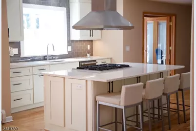 2 Edith Ct, East Hanover Township, NJ 07936 - Photo 4