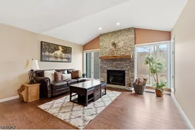 25 Stone Row Ln, Jefferson Township, NJ 07438 - Photo 2