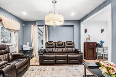 218 Muhlenberg Pl, Plainfield, NJ 07060 - Photo 4