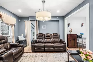 218 Muhlenberg Pl, Plainfield, NJ 07060 - Photo 4