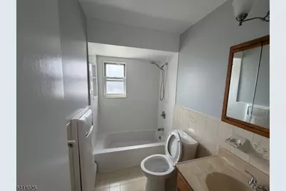 16 Knox Ter, Wayne, NJ 07470 - Photo 4
