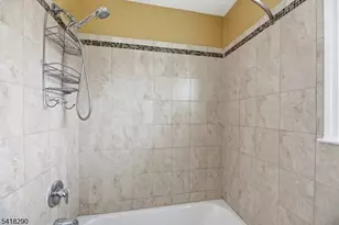 105 Peabody Pl, Newark, NJ 07104 - Photo 10