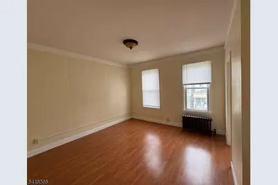 16 Cutler St, Clifton, NJ 07011 - Photo 4