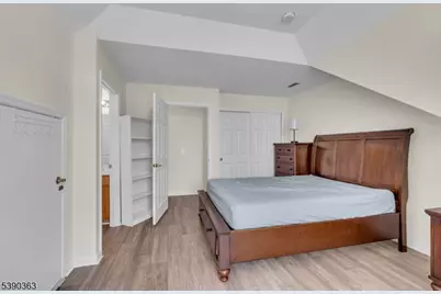 204 Merry Ln, Hillsborough Township, NJ 08844 - Photo 18