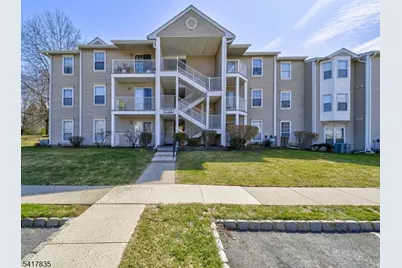 11 Lindsey Ct, Franklin Township, NJ 08823 - Photo 2