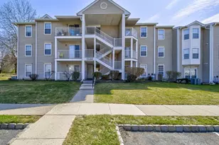 11 Lindsey Ct, Franklin Township, NJ 08823 - Photo 2