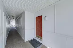 11 Lindsey Ct, Franklin Township, NJ 08823 - Photo 4