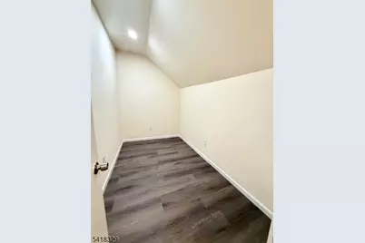 37 Field Pl #3R, Newark, NJ 07112 - Photo 10