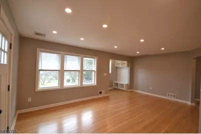 454 Rifle Camp Rd, Woodland Park, NJ 07424 - Photo 6