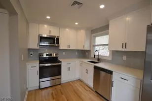 454 Rifle Camp Rd, Woodland Park, NJ 07424 - Photo 10