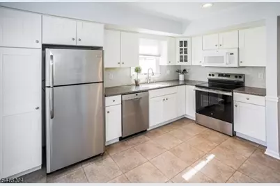 35 Cambridge Rd, Bedminster Township, NJ 07921 - Photo 10