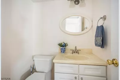 35 Cambridge Rd, Bedminster Township, NJ 07921 - Photo 12