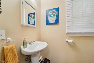 51 Catherine St, Bloomingdale, NJ 07403 - Photo 20