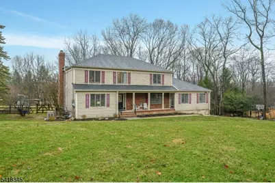 3 Esther Ct, Chester, NJ 07930 - Photo 2