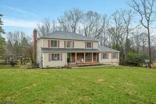 3 Esther Ct, Chester, NJ 07930 - Photo 2