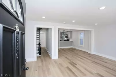 326 Ogden St, Orange, NJ 07050 - Photo 4