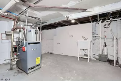 326 Ogden St, Orange, NJ 07050 - Photo 38