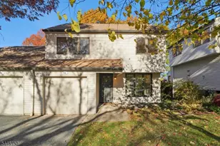 16 Minnisink Dr, Roseland, NJ 07068 - Photo 2