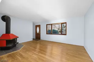 18 Kendall Dr, Ringwood, NJ 07456 - Photo 2