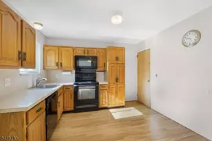 18 Kendall Dr, Ringwood, NJ 07456 - Photo 6