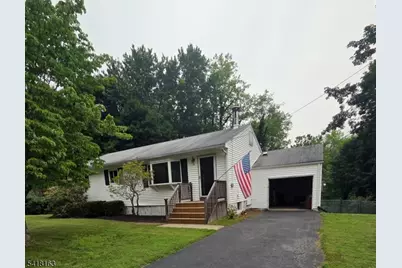 18 Kendall Dr, Ringwood, NJ 07456 - Photo 2