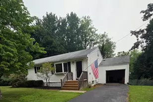 18 Kendall Dr, Ringwood, NJ 07456 - Photo 2