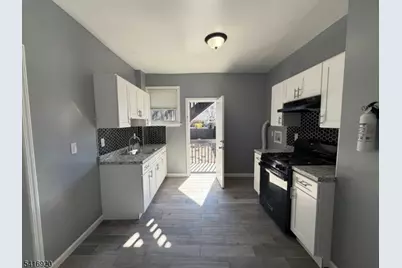 41 Montrose Terrace, Irvington, NJ 07111 - Photo 10