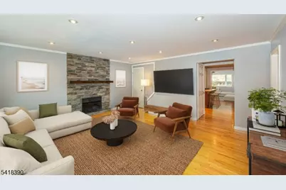 90 Burnham Pkwy, Morris Township, NJ 07960 - Photo 2