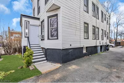 9 Lindsley Pl, East Orange, NJ 07018 - Photo 2