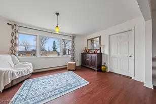 2 Caryn Pl, Fairfield, NJ 07004 - Photo 8