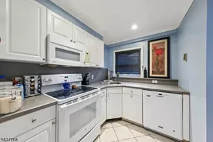 2 Caryn Pl, Fairfield, NJ 07004 - Photo 22