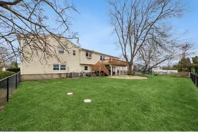 2 Caryn Pl, Fairfield, NJ 07004 - Photo 32